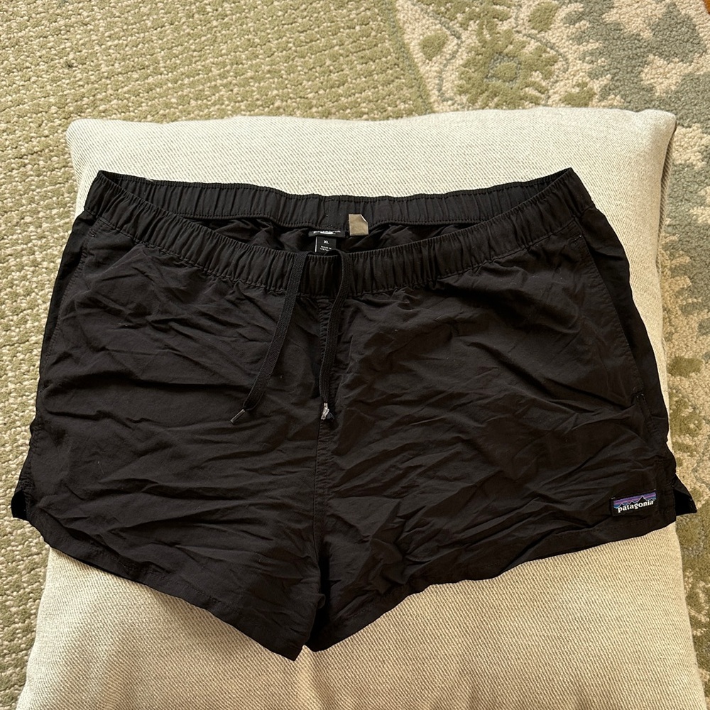 Patagonia Womens Baggies XL - 2.5”